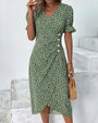 Kleid mit Knöpfen, V-Ausschnitt und kurzen Ärmeln - Luisa