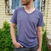 Leichtes Leinen V-Ausschnitt Shirt für Herren – Atmungsaktiv & sommerlich – Thilo