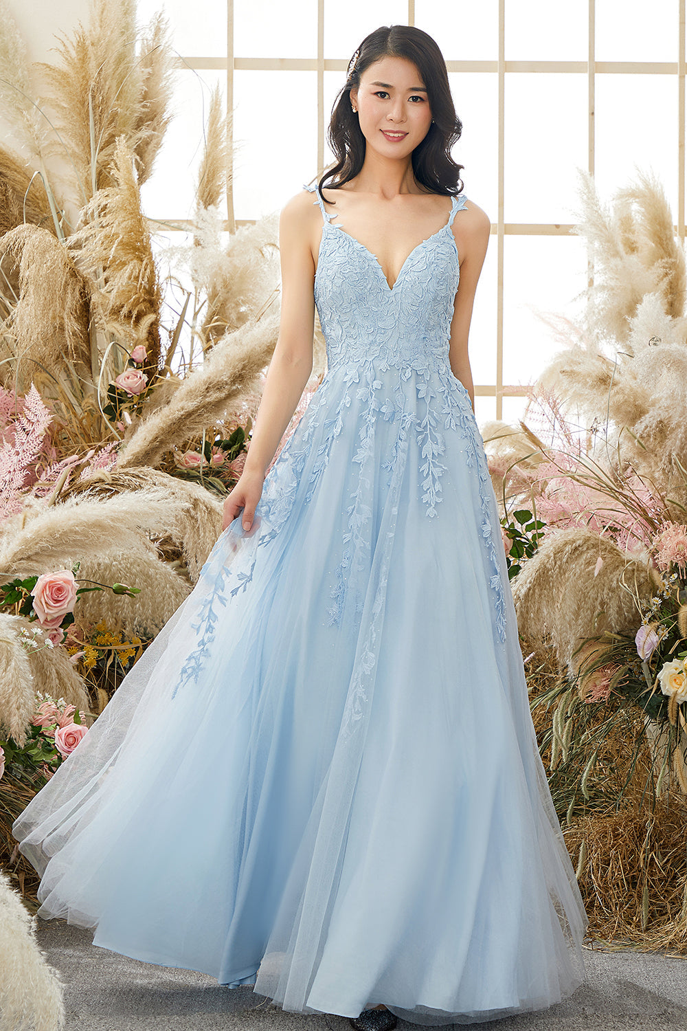 Fashionable Tulle Evening Dress with Appliqués - Victoria