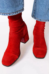 Elegant Heeled Boots for Women 3