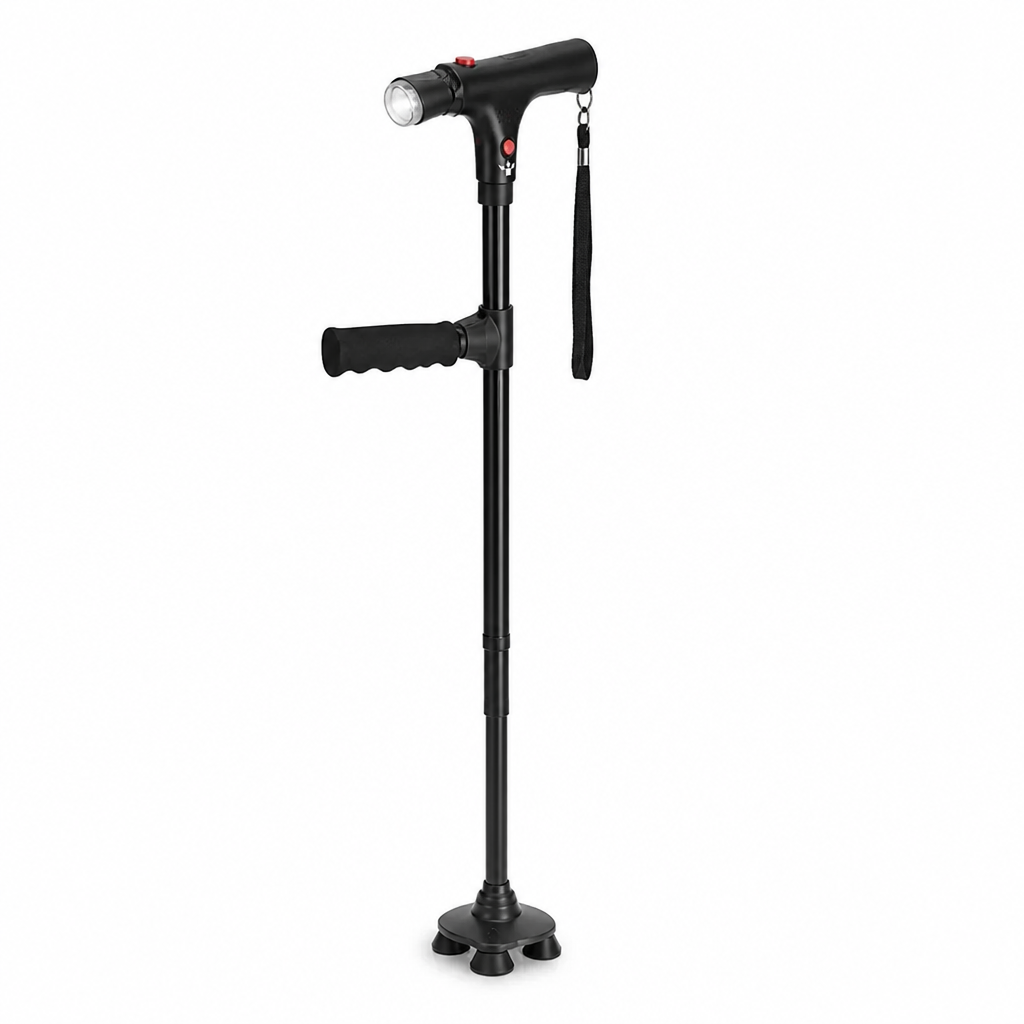 Zwarte wandelstok met ledlamp, rode knoppen, polsband en extra handgreep, vrijstaand op een witte achtergrond, met vierpuntsvoet onderaan. 1
