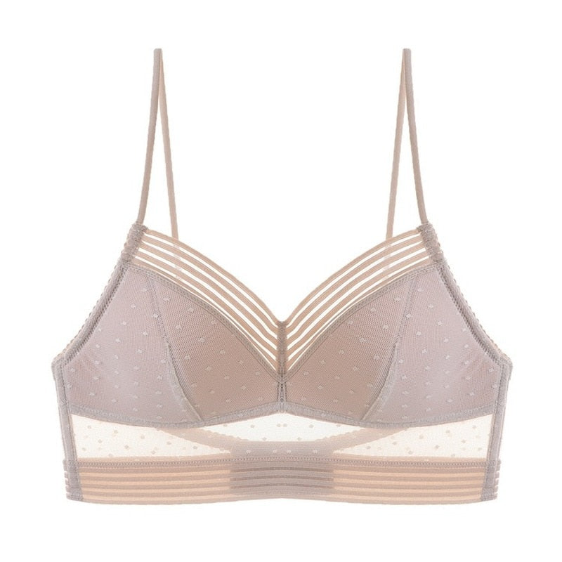 Losse bralette in zachte taupe-roze kleur van voren, met gestippeld mesh, gestreepte V-rand en dunne bandjes. 7