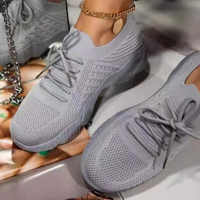 Luftdurchlässige Chunky-Damensneaker mit Schnürung – Saphira