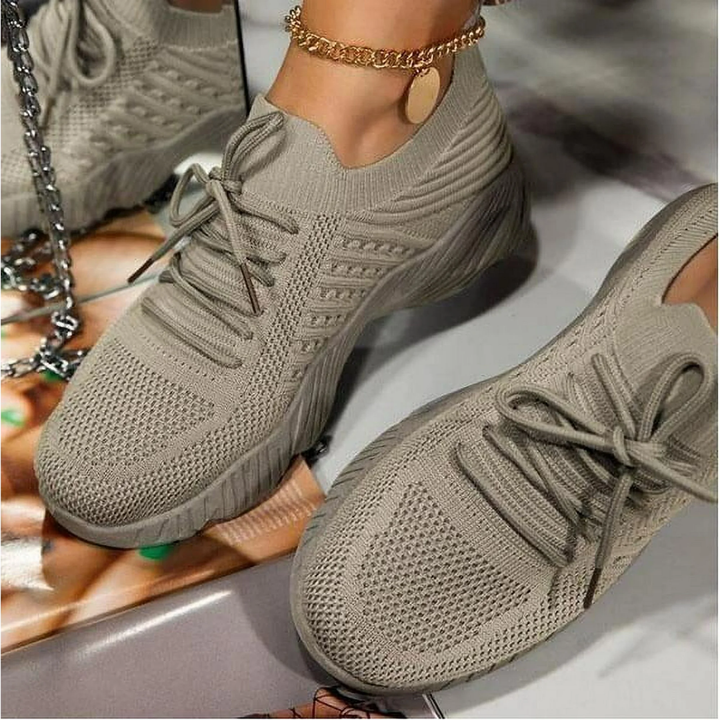 Luftdurchlässige Chunky-Damensneaker mit Schnürung – Saphira