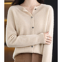Damen Rundhals Strickjacke – Amalia