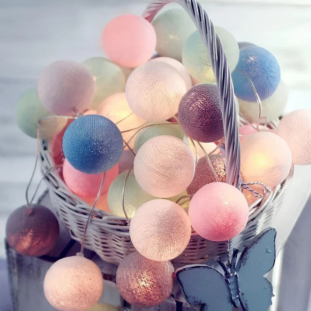 Stimmungsvolle Lichterkette mit Kugeln - LumaBreeze