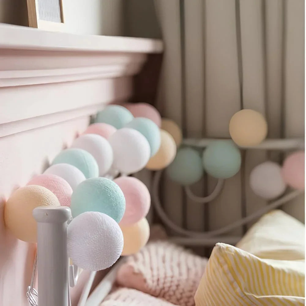 Stimmungsvolle Lichterkette mit Kugeln - LumaBreeze