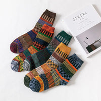 Retro Woolies Set | Warme und bequeme Socken mit stilvollem Design