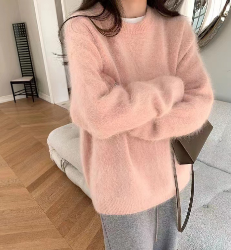 Cecile Sweater | This sweater simply must not be missing from your wardrobe