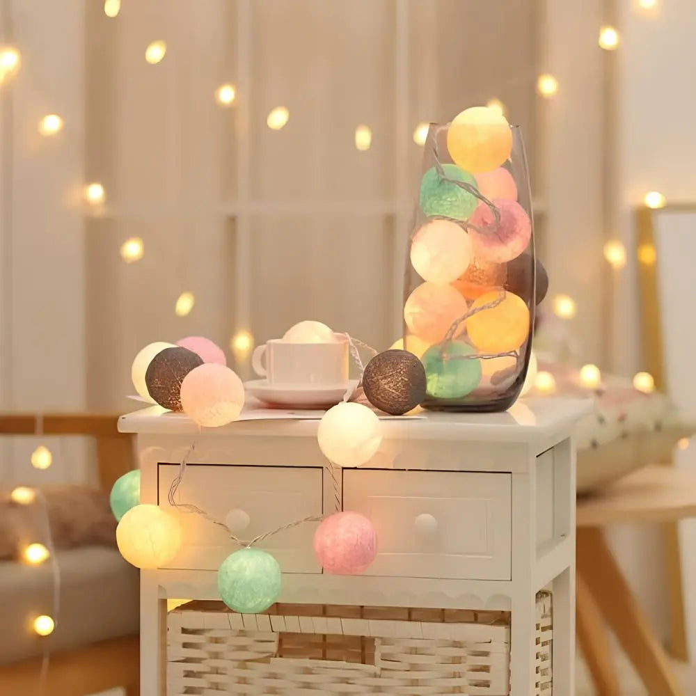 Stimmungsvolle Lichterkette mit Kugeln - LumaBreeze