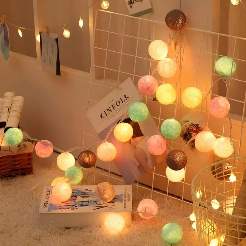 Stimmungsvolle Lichterkette mit Kugeln - LumaBreeze