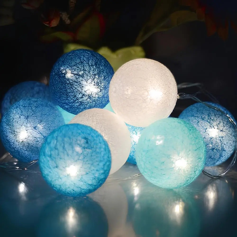 Stimmungsvolle Lichterkette mit Kugeln - LumaBreeze