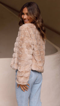 Luxuriöse Damen-Crop-Jacke - Veloura