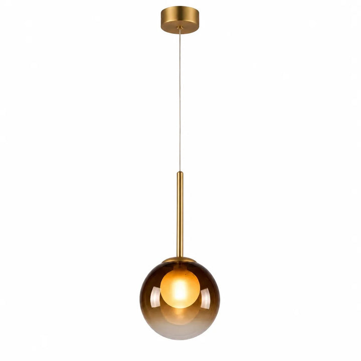 Brandende ambergekleurde glazen globelamp met messing steel en plafondplaat op witte achtergrond 9