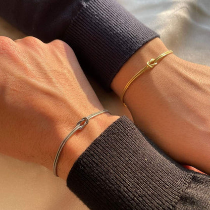 Minimalist Button Bracelet – Elva