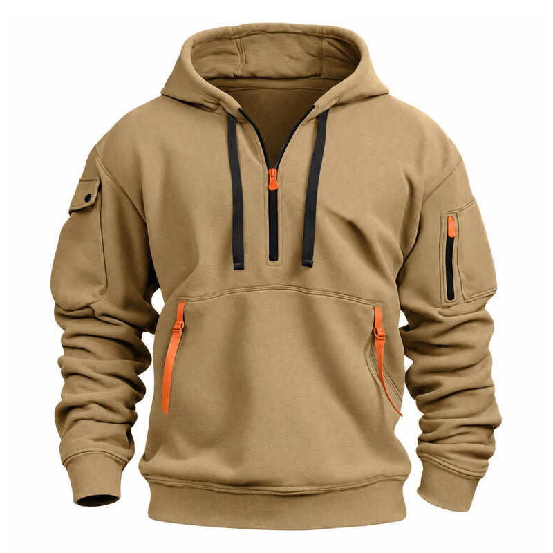 Zandkleurige hoodie van voren met zwarte trekkoorden, oranje ritsen en zak op de mouw 4
