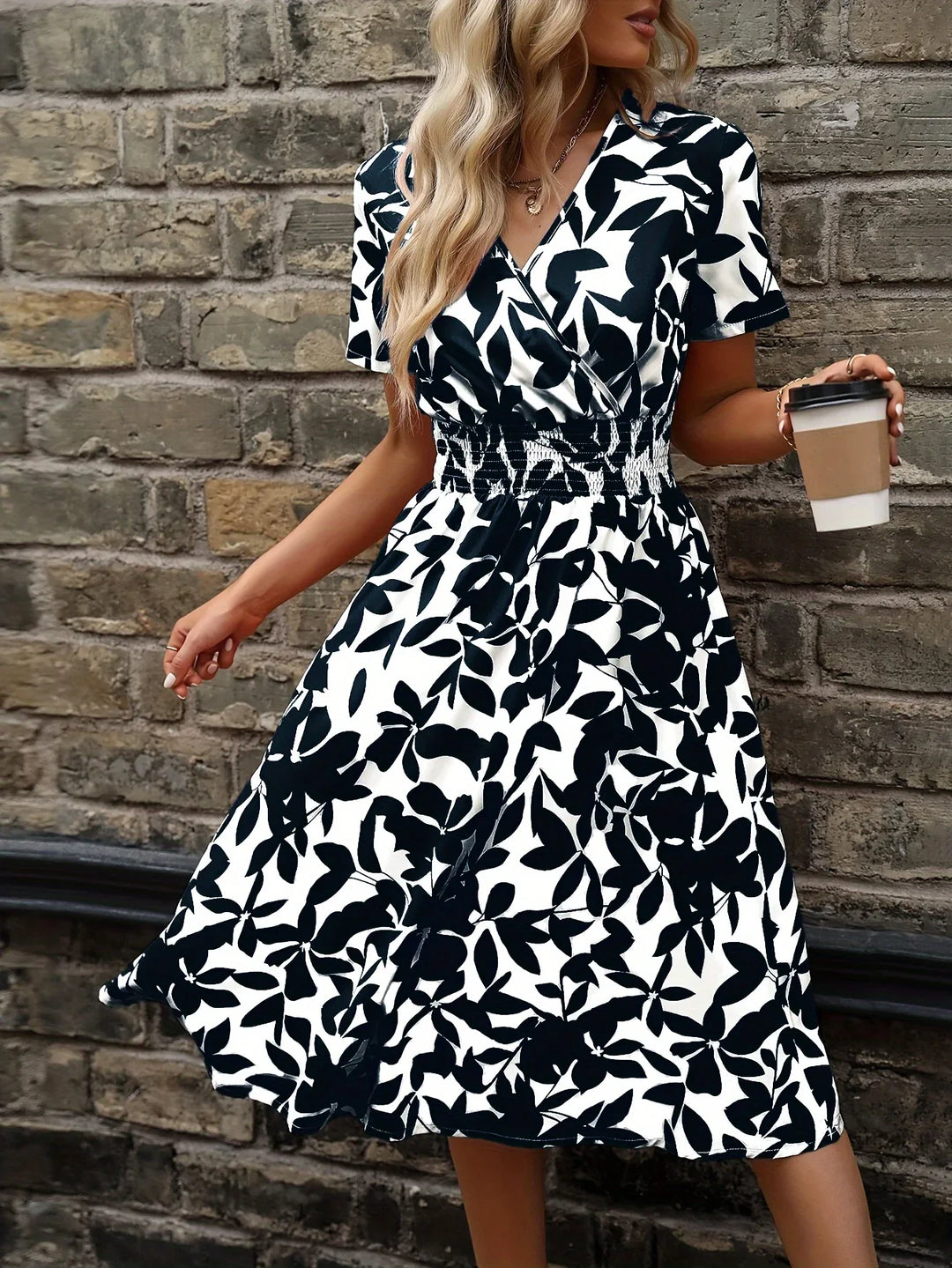 Wickelkleid mit Blumenmuster | Livia | Frisch und stilvoll