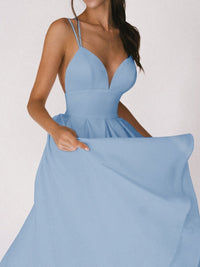 Trägerkleid mit V-Ausschnitt - Noa