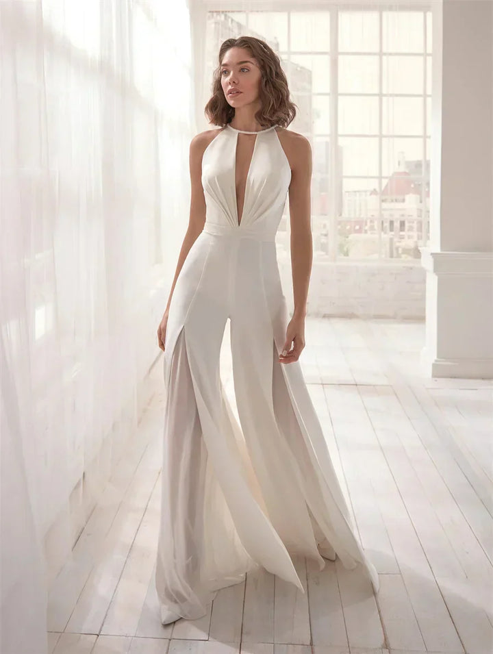 Trendiger Damen-Jumpsuit mit V-Ausschnitt – Noemi