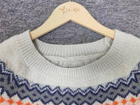 Skandinavischer trendiger Pullover mit lebendigem Muster - NordicChic