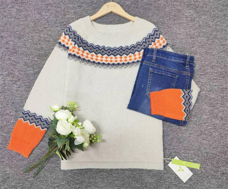 Skandinavischer trendiger Pullover mit lebendigem Muster - NordicChic