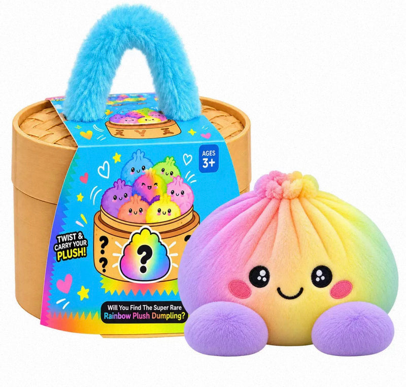 Regenboogkleurige pluche knoedel met paarse pootjes naast de stoommandverpakking met blauw pluchen handvat 11