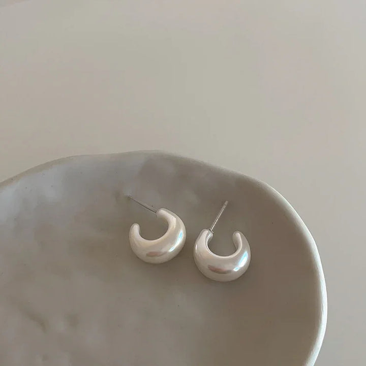 Minimalistische Perlen-C-förmige Ohrringe - Lunette
