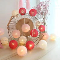 Stimmungsvolle Lichterkette mit Kugeln - LumaBreeze