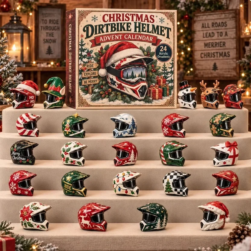 Kerstdoos met motorcrosshelm en daaronder 24 kleine feestelijk versierde helmen op beige trappen, onder meer als elf en 11