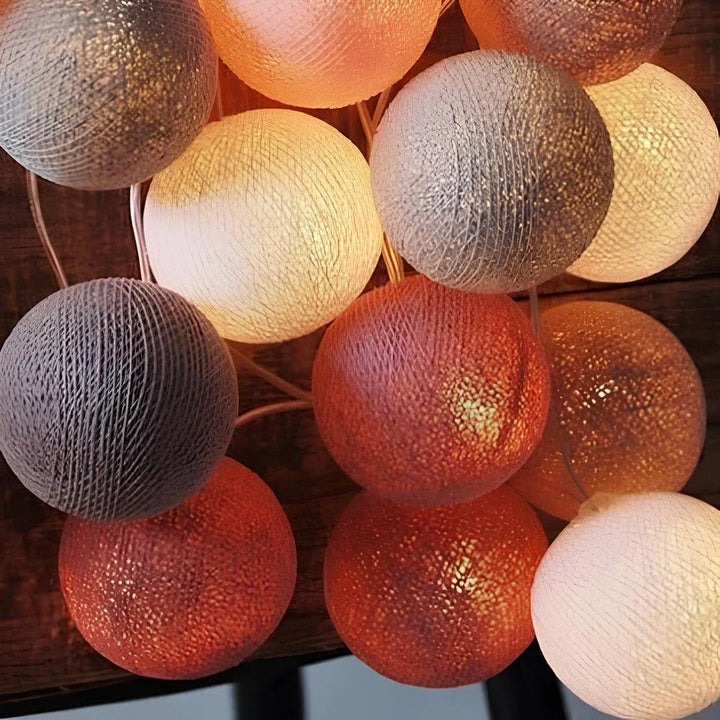 Stimmungsvolle Lichterkette mit Kugeln - LumaBreeze