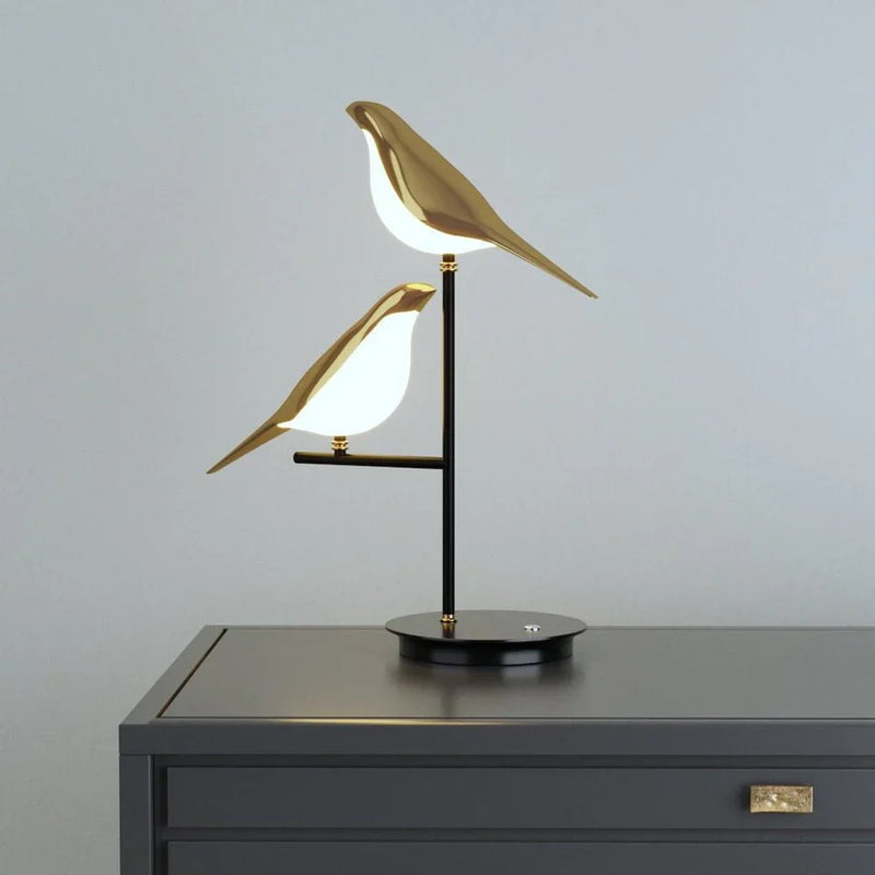 LED-Tischlampe mit stilvollem Design - AvaBird