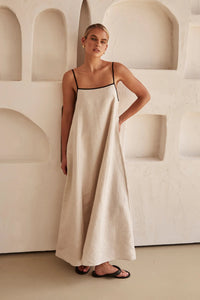 Beiges Sommerkleid mit femininer Silhouette – Isara
