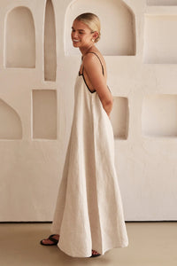 Beiges Sommerkleid mit femininer Silhouette – Isara