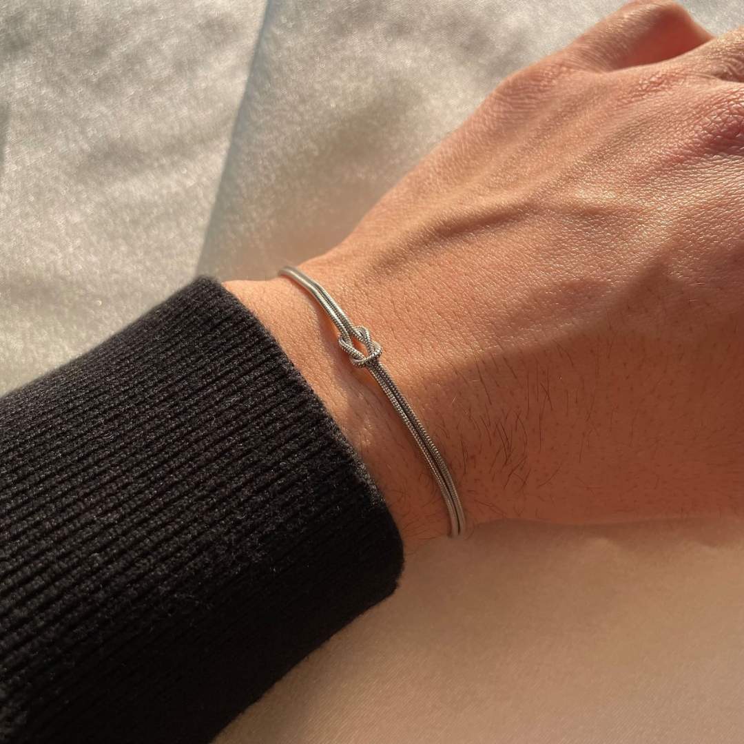 Minimalist Button Bracelet – Elva