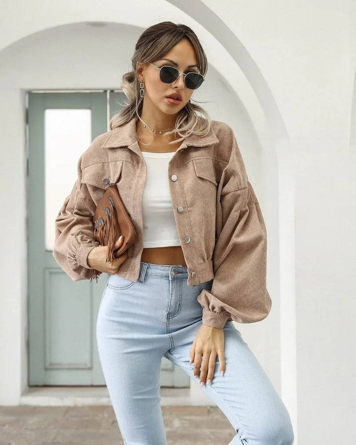 Kurze Jeansjacke mit Stil – Amira