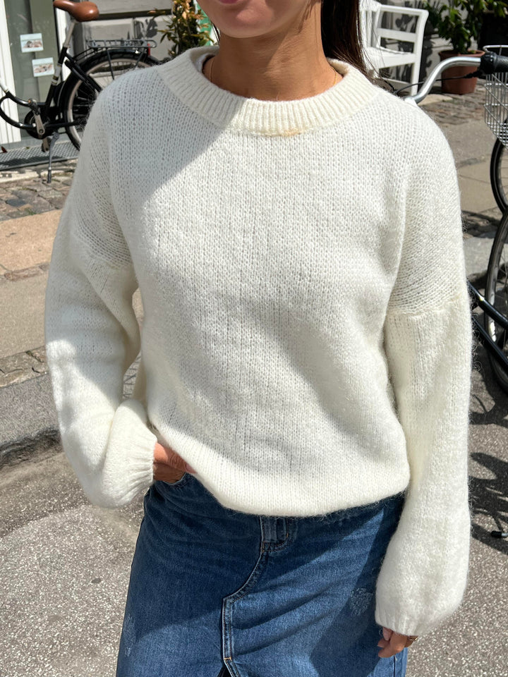 Weicher Damenpullover mit lockerem Schnitt - Aurena