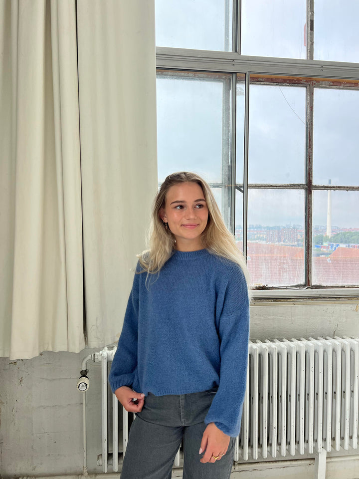 Weicher Damenpullover mit lockerem Schnitt - Aurena