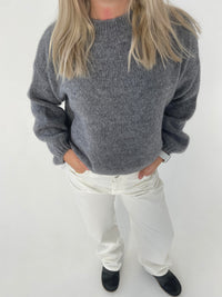 Weicher Damenpullover mit lockerem Schnitt - Aurena