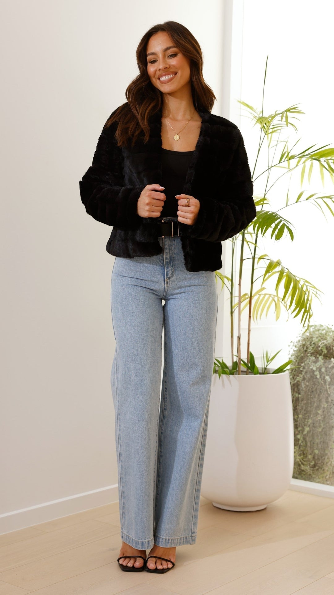 Luxuriöse Damen-Crop-Jacke - Veloura