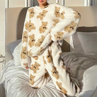 Samtene Pyjama-Set mit Bärenmuster – Mila