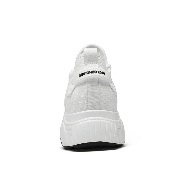 Diskrete, erhöhende Herrensneaker mit Stil - MaxLift Boost