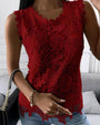 Bluse mit Spitzen-Detail in einfarbigem Stil - Elara