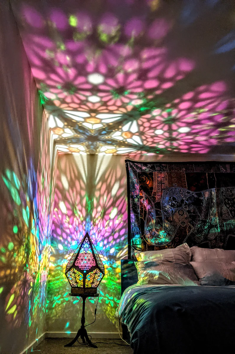 Glas-in-Lood Stijl LED Tafellamp - LumiAura