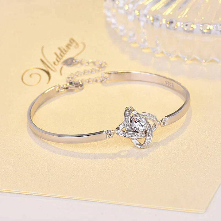 Love knot bracelet | Beautiful for every day!