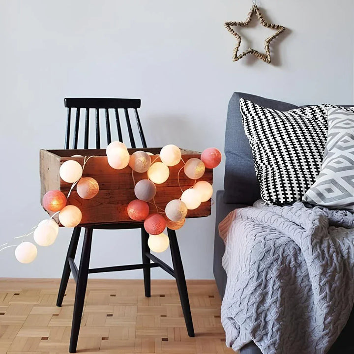 Stimmungsvolle Lichterkette mit Kugeln - LumaBreeze