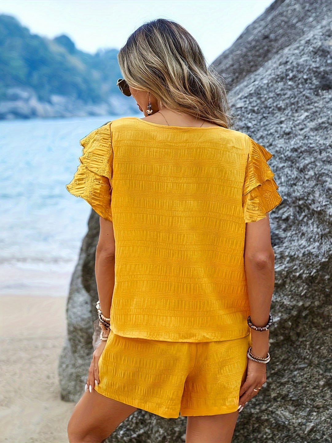 Zweiteiliges Set mit Fledermausärmeln und locker fallenden Shorts – Livana
