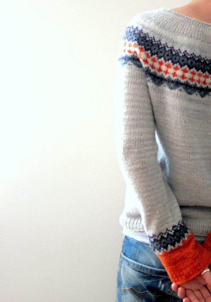 Skandinavischer trendiger Pullover mit lebendigem Muster - NordicChic