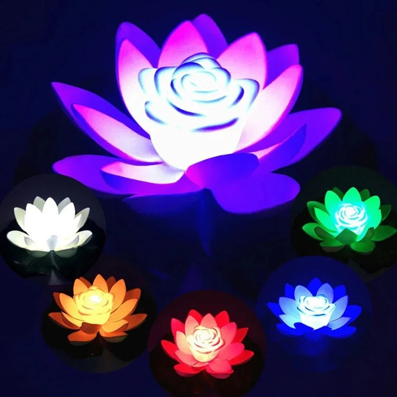 Lotuslampjes die in paars, wit, groen, oranje, rood en blauw oplichten in het donker 10