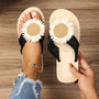Boho Slip-On Sandalen mit Blumen-Detail – Marivi