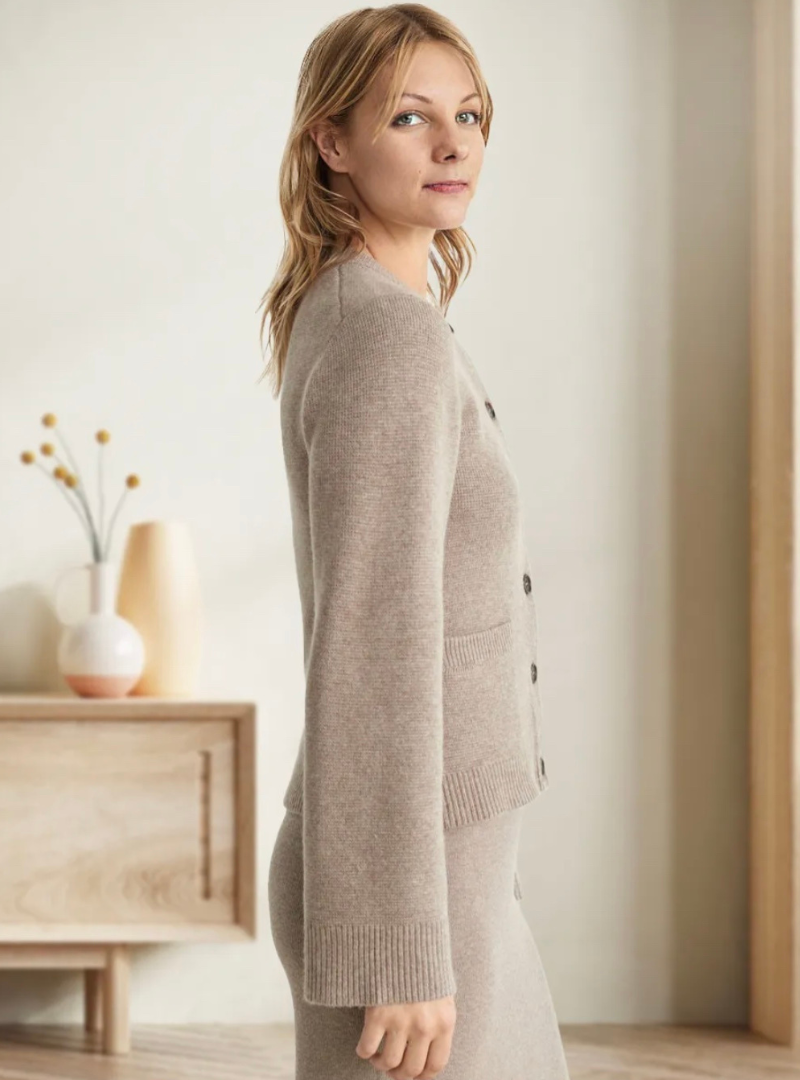 Lässige Weiche Damenstrickjacke mit Knöpfen - Noa
